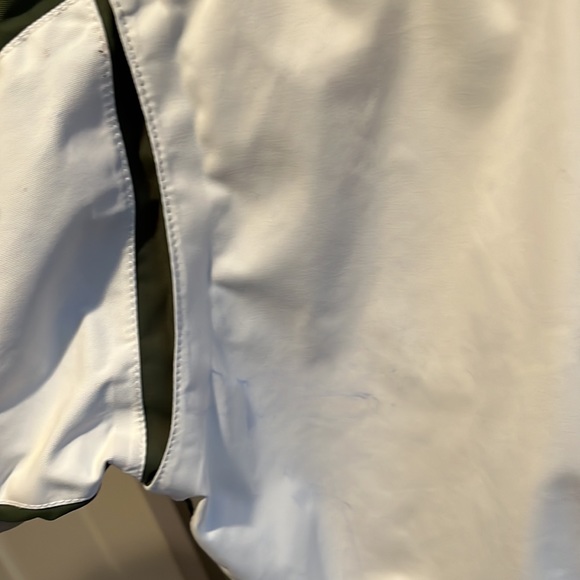 Winter coat with removable hood inside pockets. Venting underarms Great looking - Picture 9 of 9